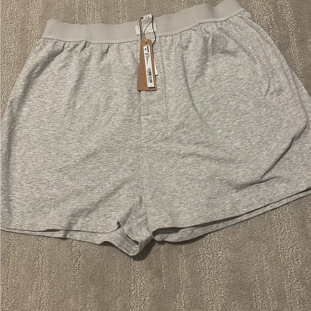 Skims medium boyfriend shorts